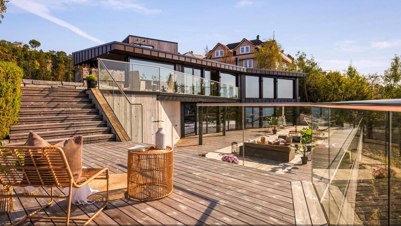 Bilde av hus tatt utenfra